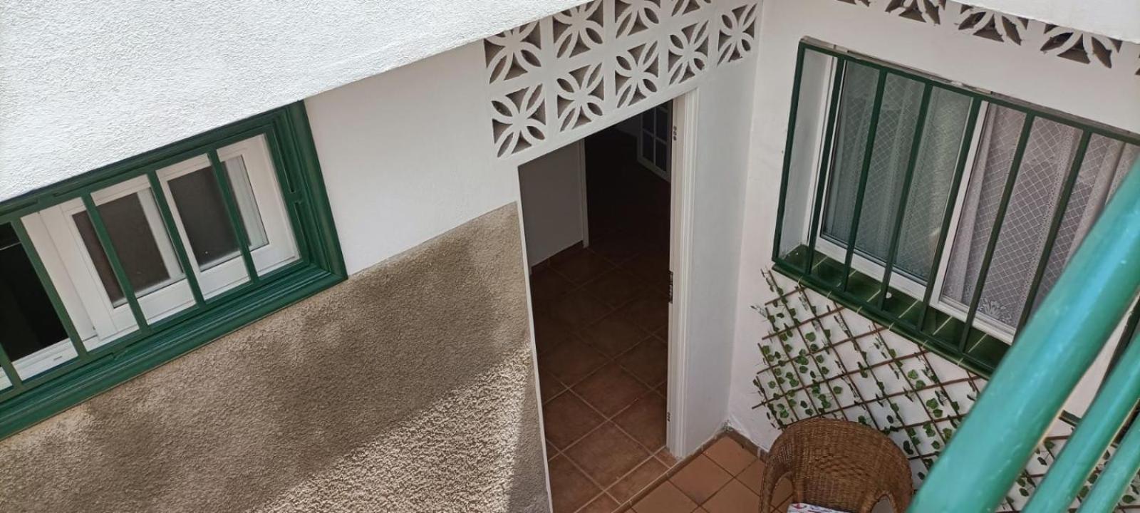 Habitacion Matrimonial En Un Bajo Bano Compartido Areas Compartidas Abades  Exterior foto